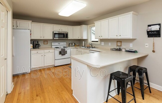 Building Photo - 4519 Meadow Valley Dr