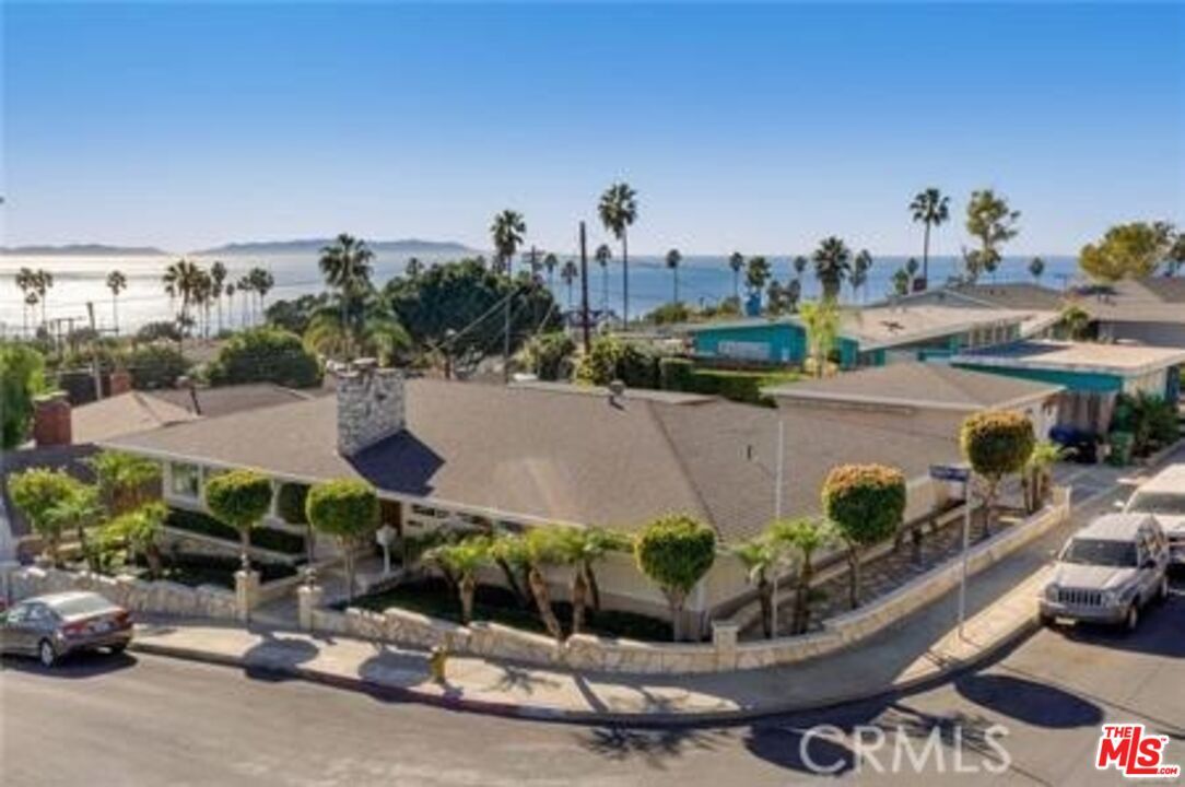 Primary Photo - 2401 Robalo Ave