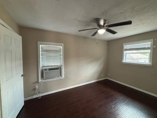 Building Photo - 207 Frawley St