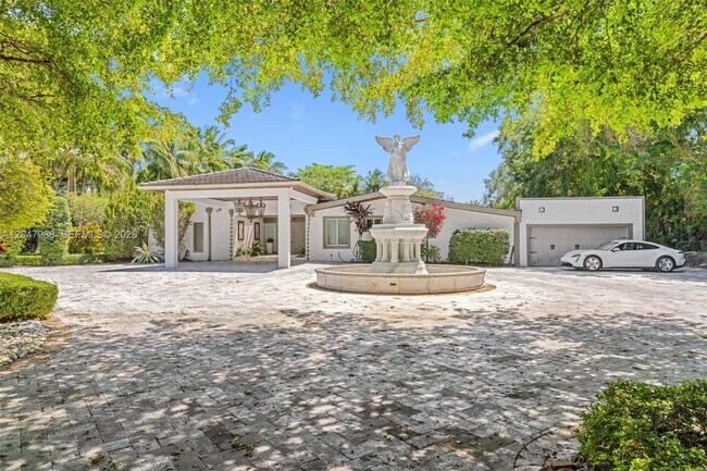 Foto del edificio - 6600 SW 123rd St