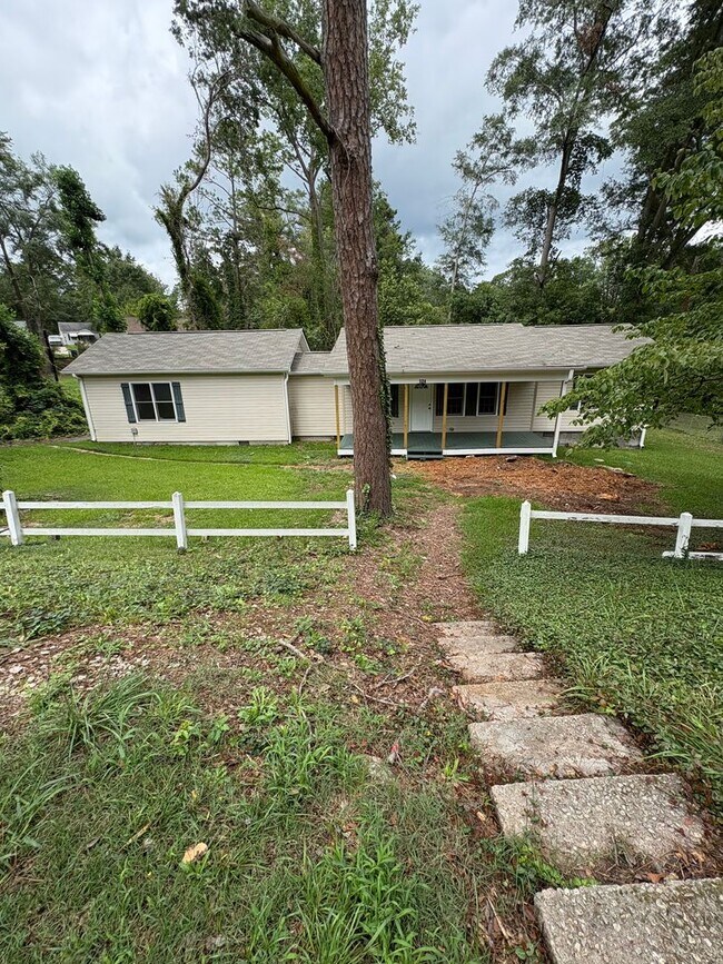 Foto del edificio - Lovely 3 Bedroom 2 Bath Home in Spartanburg