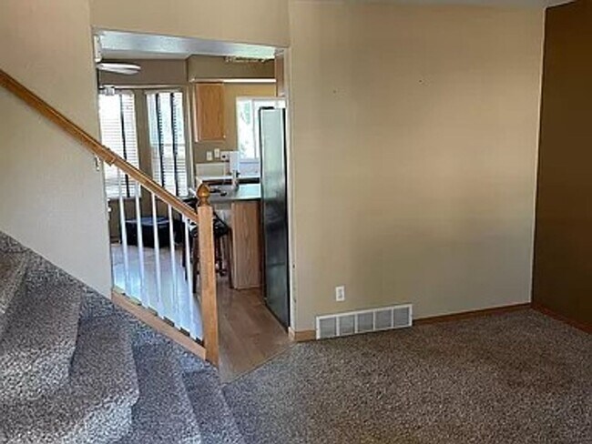 Building Photo - 6055 Whetstone Dr