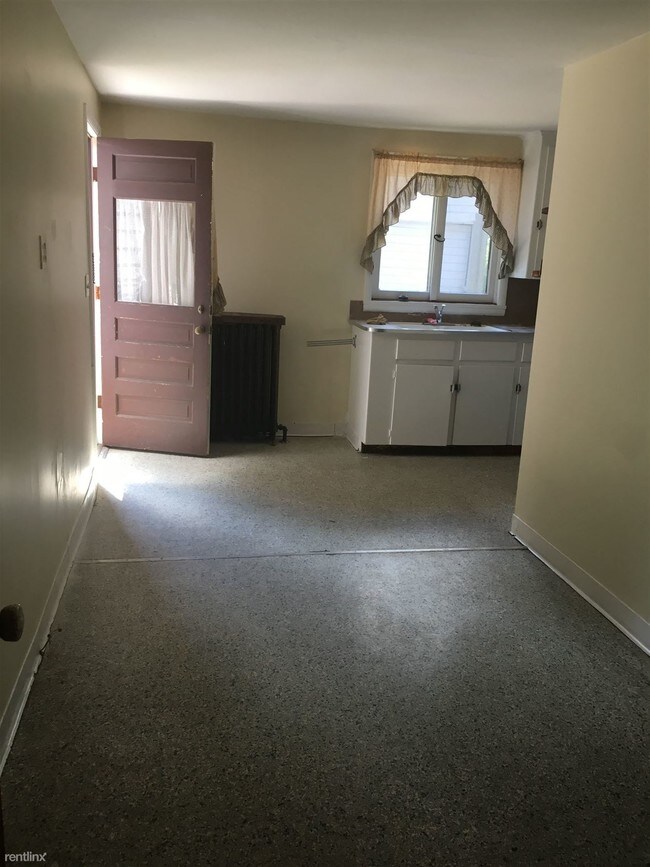 Building Photo - 1 br, 1 bath  - 333 W Franklin St #5