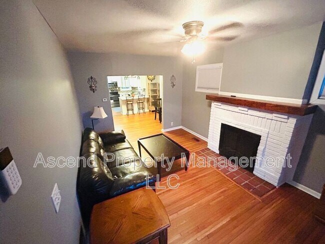 Foto del edificio - 2107 Oak St