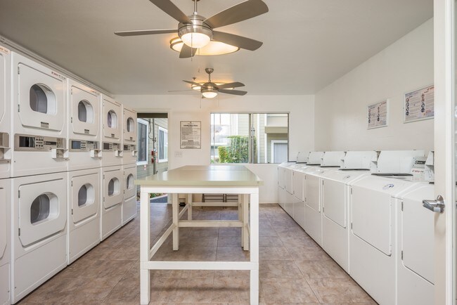 Foto del diseño de interior - Sagewood Gardens Senior Apartments