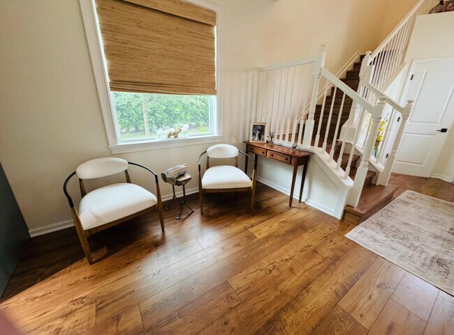 Building Photo - 16405 Capilano Ct