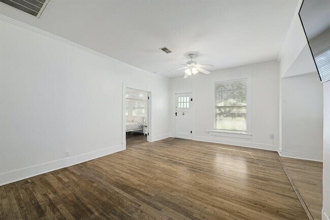 Building Photo - 4416 Speedway