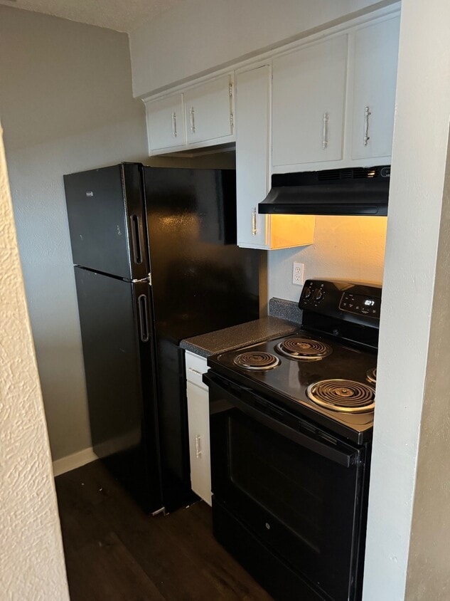 Kitchen - Normandale Place Senior Living