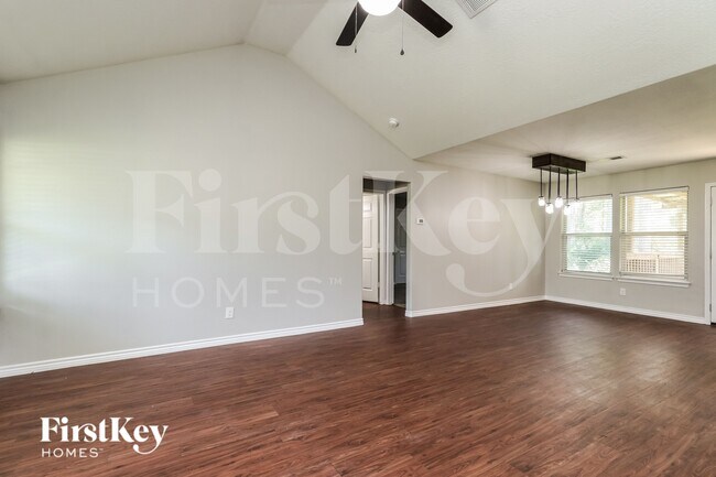 Building Photo - 10684 Royal York Dr