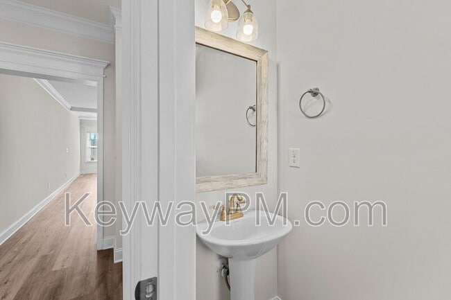 Building Photo - 331 Sumac Trail