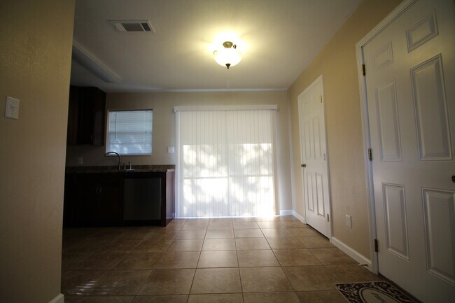 Foto del edificio - Beautiful Renovated Home In Fort Walton Beach