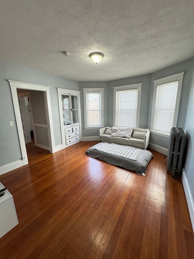 Building Photo - 65 Foster St