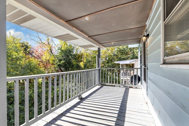 Building Photo - 253 Birchfield Dr