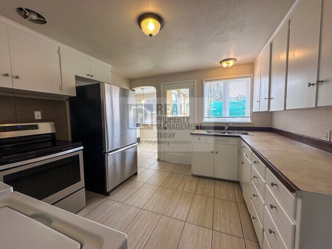 Foto del edificio - 4 Bedroom House in Tacoma!