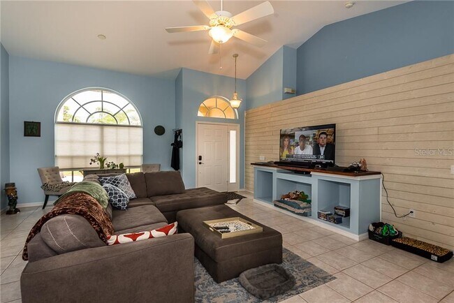 Building Photo - 7557 S Blue Sage
