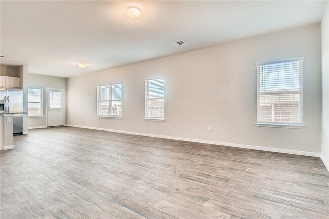 Building Photo - 121 Freedom Park Ave