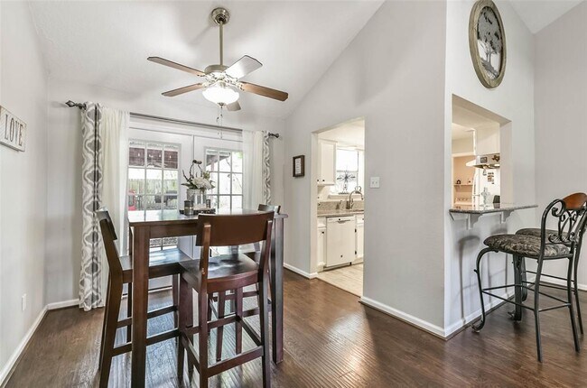 Building Photo - 3026 Helmsley Dr