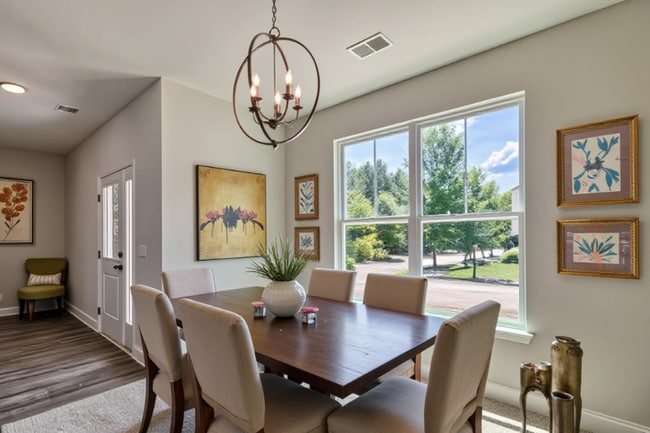 Foto del edificio - 692 Russell St