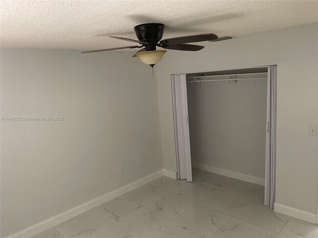 Foto del edificio - 5730 SW 27th St