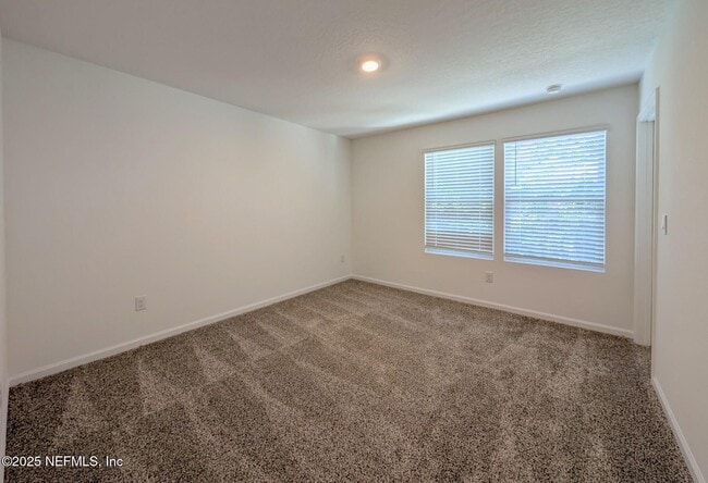 Building Photo - 5938 Lakeside Dr