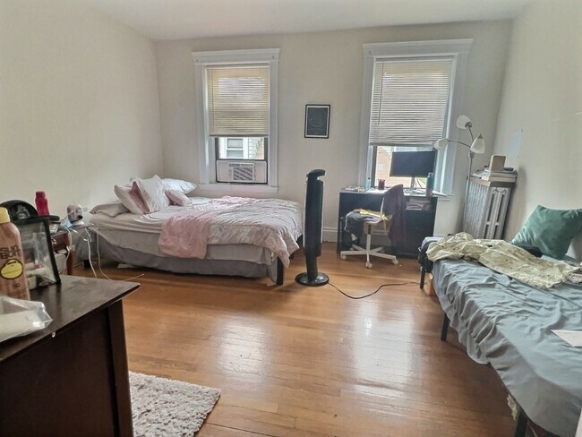 Foto del edificio - 7 Naples Rd