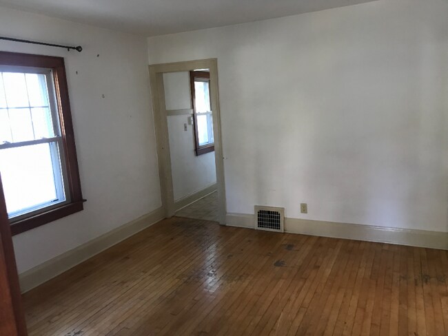 Building Photo - 1727 E Morgan Ave