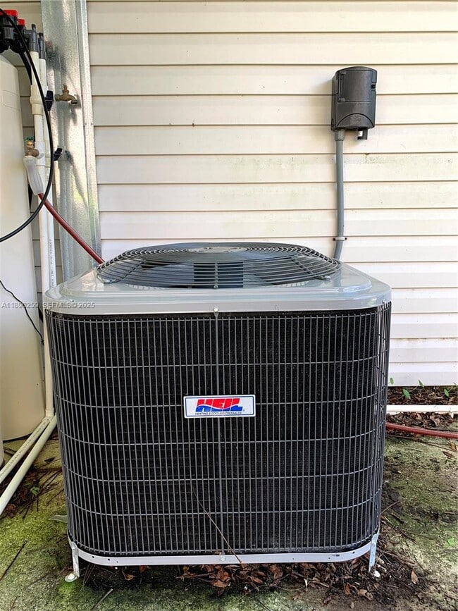 Foto del edificio - 325 E Plymouth Ave