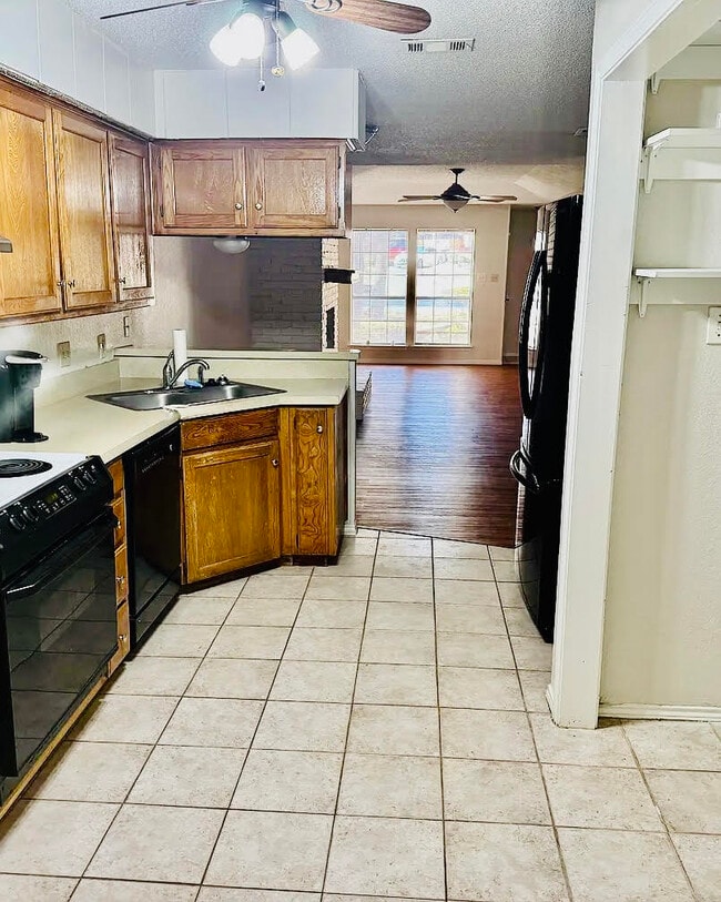 Foto del edificio - 1817 Crooked Ln