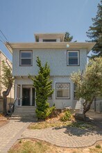 Building Photo - 1425 Walnut St