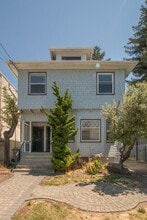 Building Photo - 1425 Walnut St