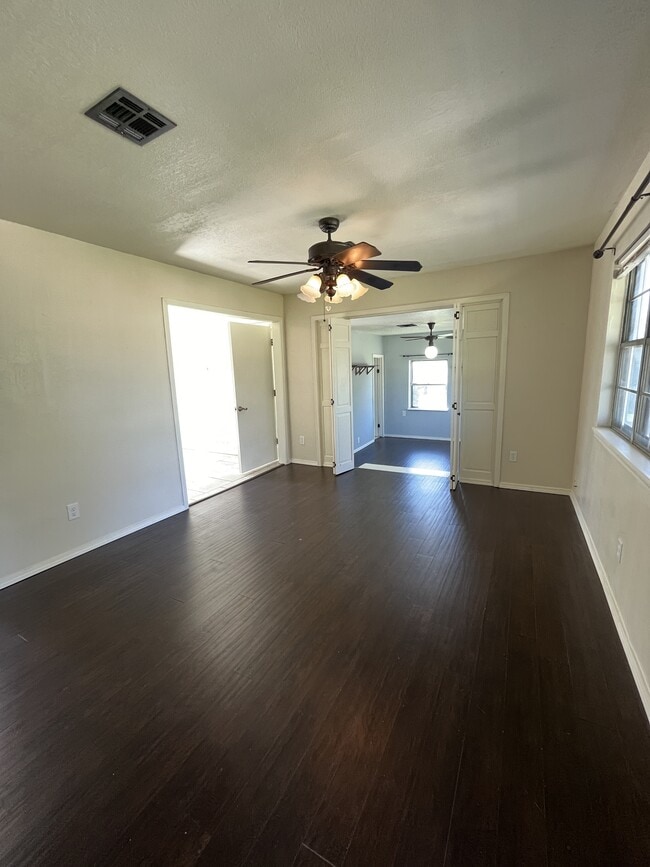 Building Photo - 808 N Wolfe Ln