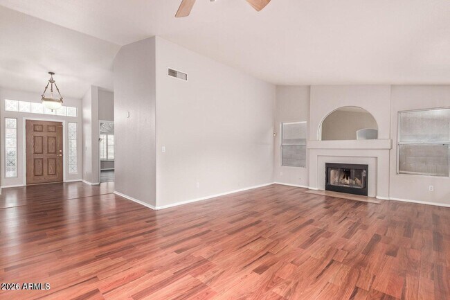 Building Photo - 4655 E Villa Maria Dr