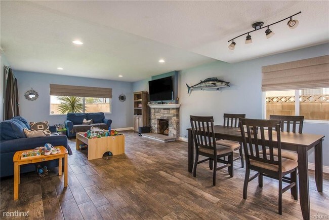 Foto del edificio - 4 br, 2 bath House - 817 N Langham Ave