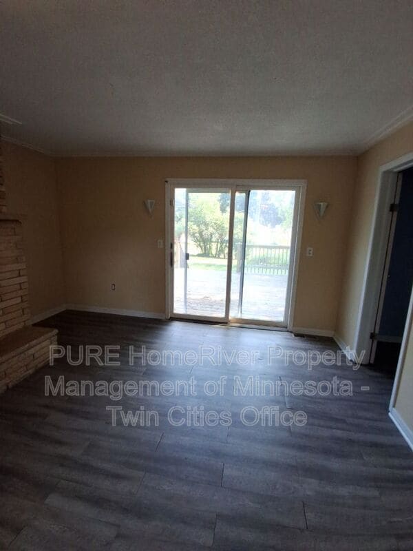 Building Photo - 2670 5th Ave E