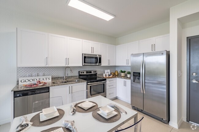 Solena West Miami - Solena West Miami Apartments