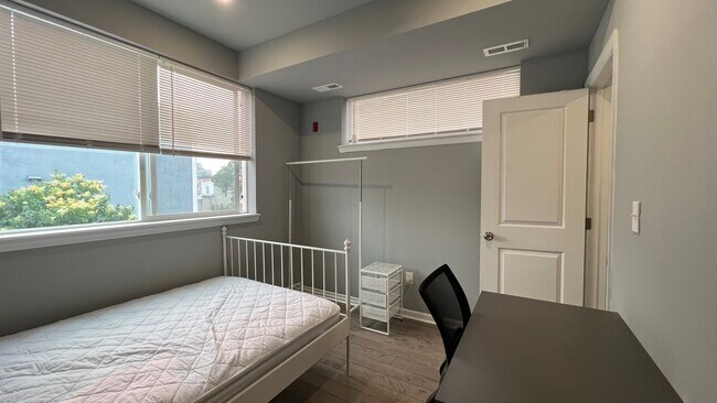 Foto del edificio - 650 N 33rd St