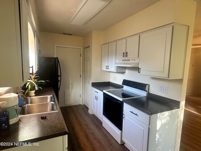 Foto del edificio - 11461 Cypress Bend Ct