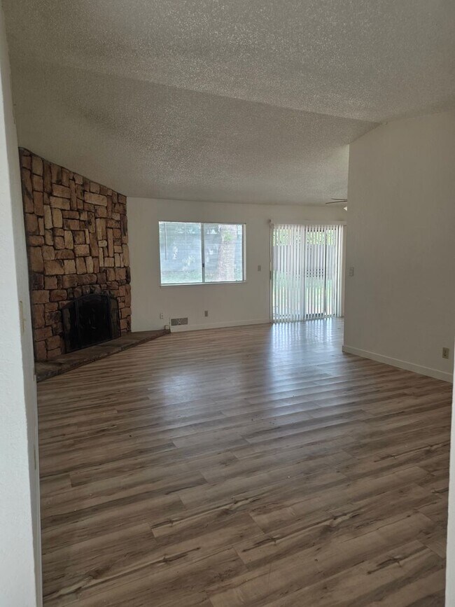 Foto del edificio - Charming Single Family Home in Desirable Loomis