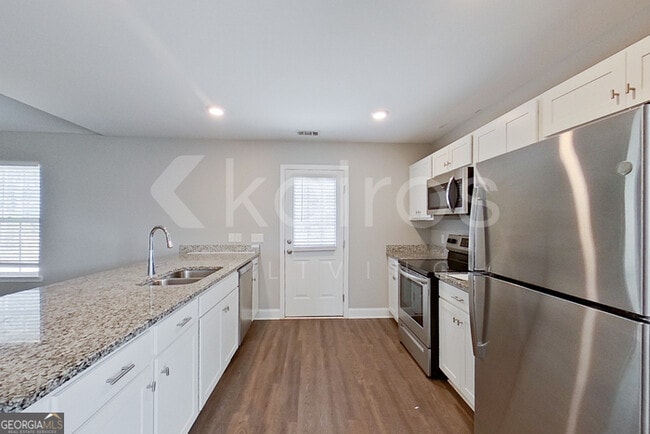 Building Photo - 110 Western Red Cedar Dr