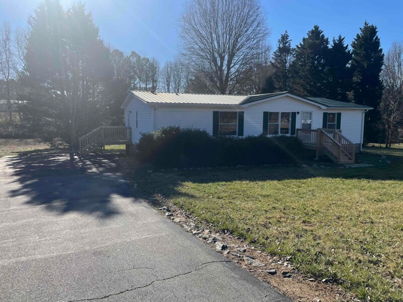 2372 Old Home Pl Dr, Newton, NC 28658 House Rental in Newton, NC