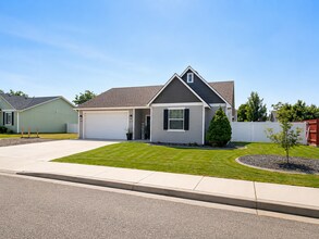 Building Photo - 4212 Laredo Dr