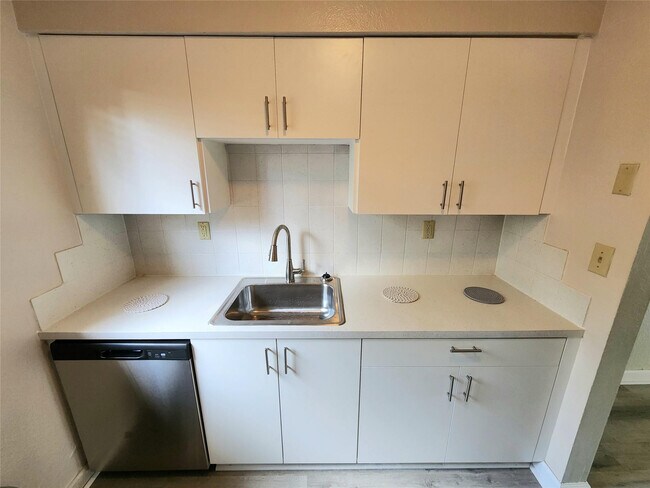 Foto del edificio - 2607 NE 8th Ave