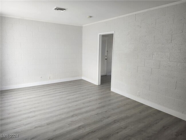 Building Photo - 4624 Evergreen Pl