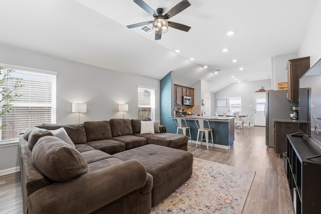 Foto del edificio - 16119 Barge Way