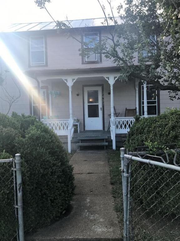 Foto principal - 2457 Sycamore Ave