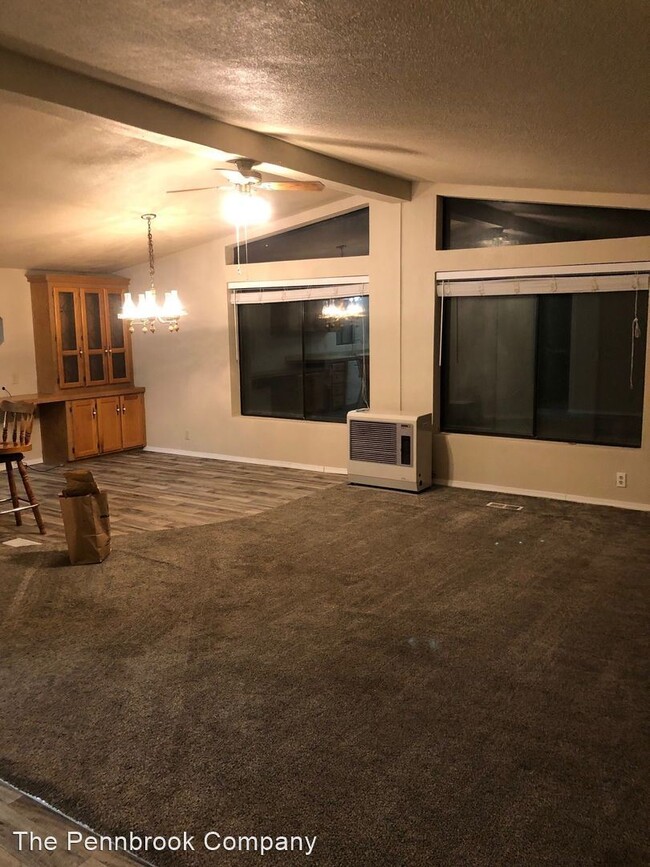 Foto del edificio - 3 br, 2 bath House - 651 N Cedar Ave