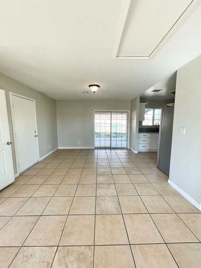 Building Photo - NEWLY Renovated: 4-Bedroom Home with Moder...