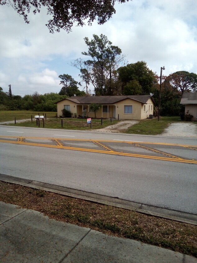 1322 Del Pine Dr Cape Coral, FL 33909 Alquileres en Cape Coral, FL