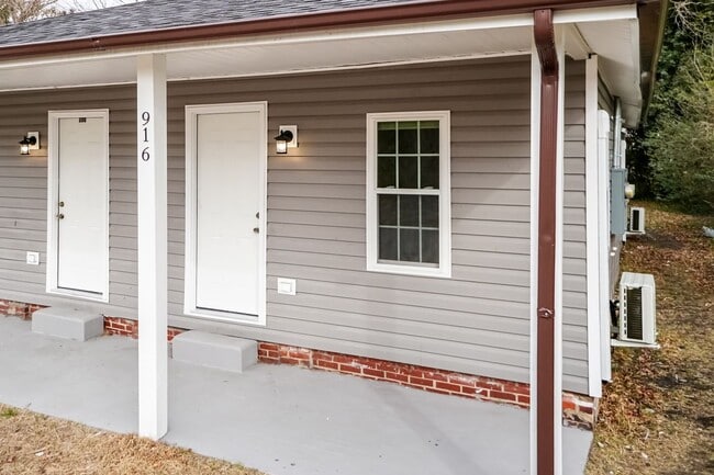 Foto del edificio - Completely Remodeled One Bedroom Home!