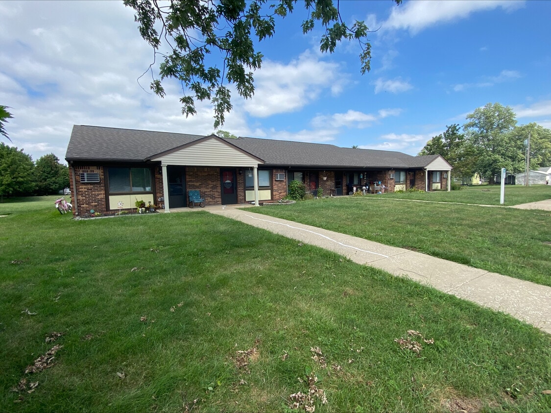 Primary Photo - Country Place-Argenta